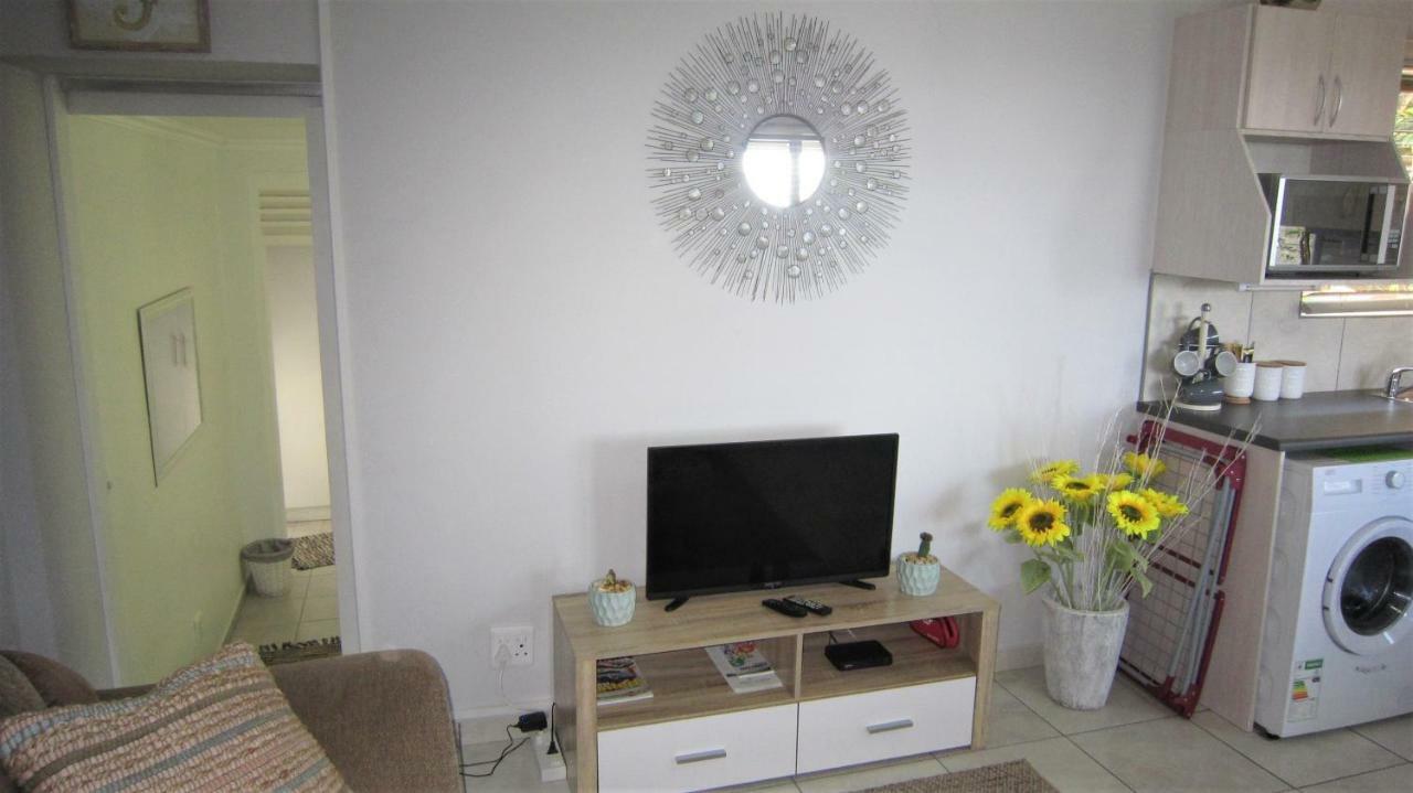 See Rus Self Catering Unit In Westbrook Kzn Private Neat And Cosy Dış mekan fotoğraf